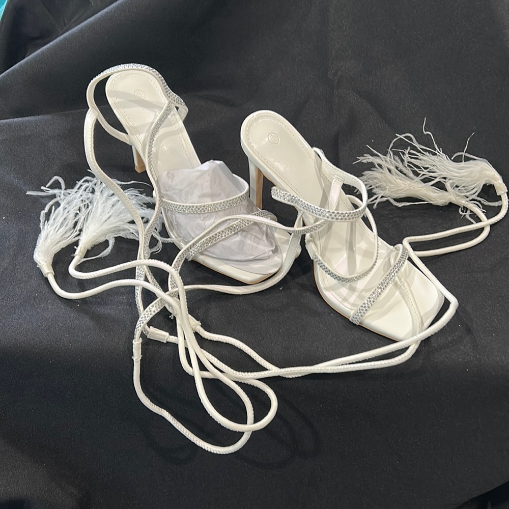 NIB Lace up white heels with Rhinestone size 6